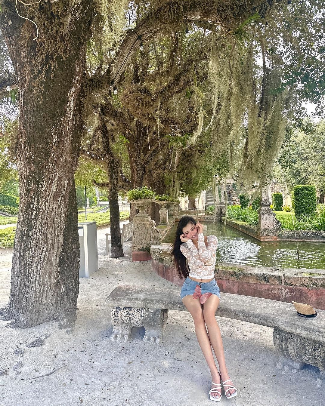 Chinese Asian Shows Off Top #8549QiF8