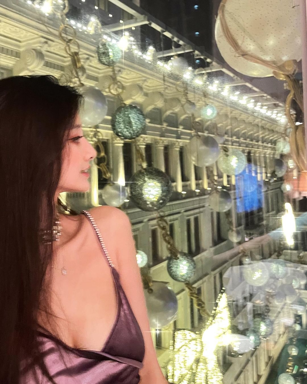 Chinese Asian Shows Off Top #AmHOjh40