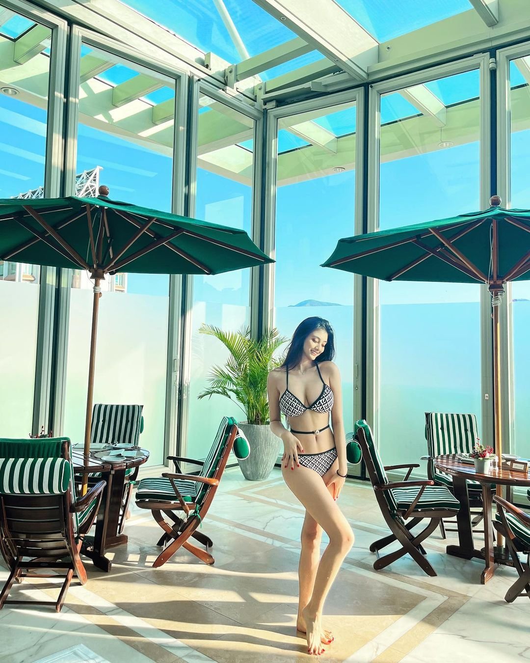 Chinese Asian Shows Off Top #Kj7U5uwG