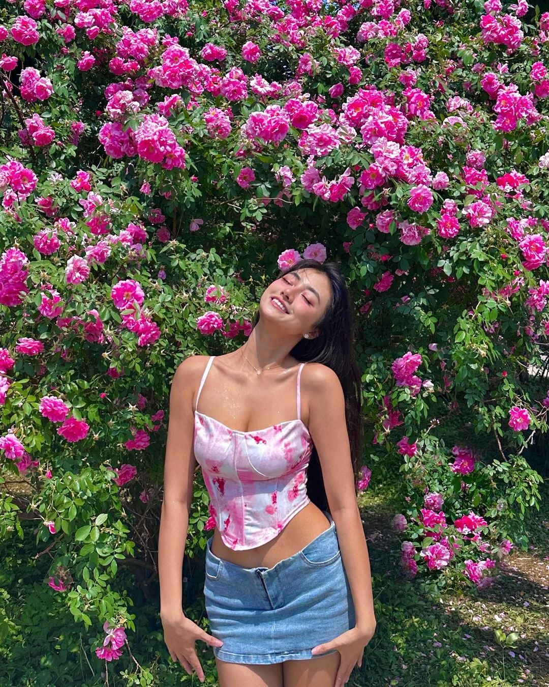 Chinese Asian Shows Off Top #Sg5siRH9