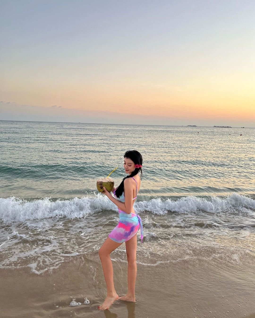 Chinese Asian Shows Off Top #nKdlB0qv