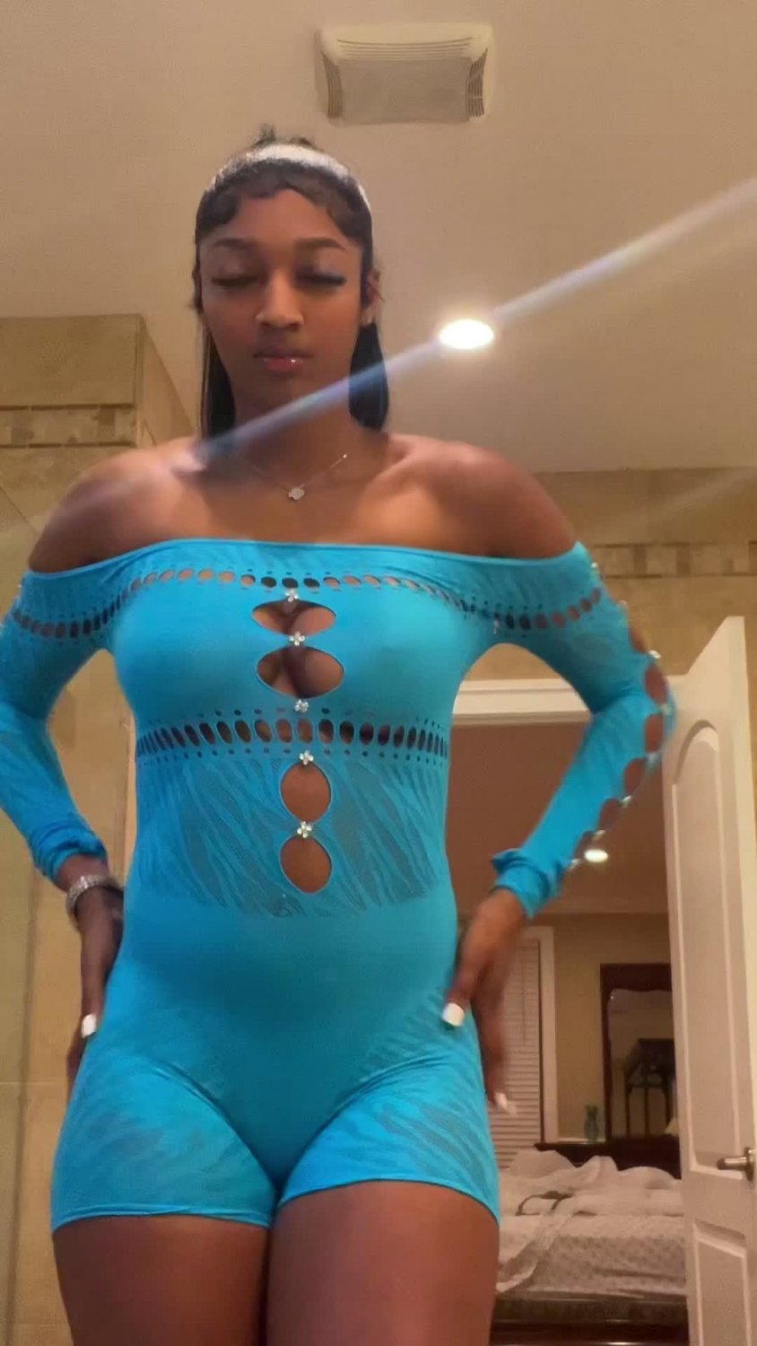Angel Reese 🍑🏀🏃🏽‍♀️ - Porn - EroMe