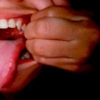 18yo teen from ny wants to show her holes online #HIBHjxp1