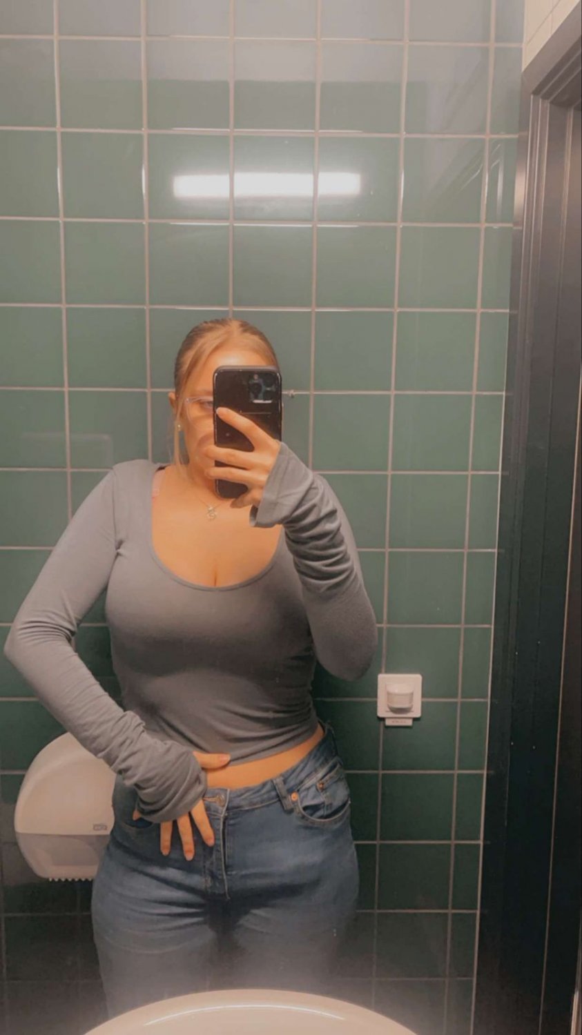 Slut girlfriend exposed. Kik x_connor_xz for the same treatment! #ewnKSDbA