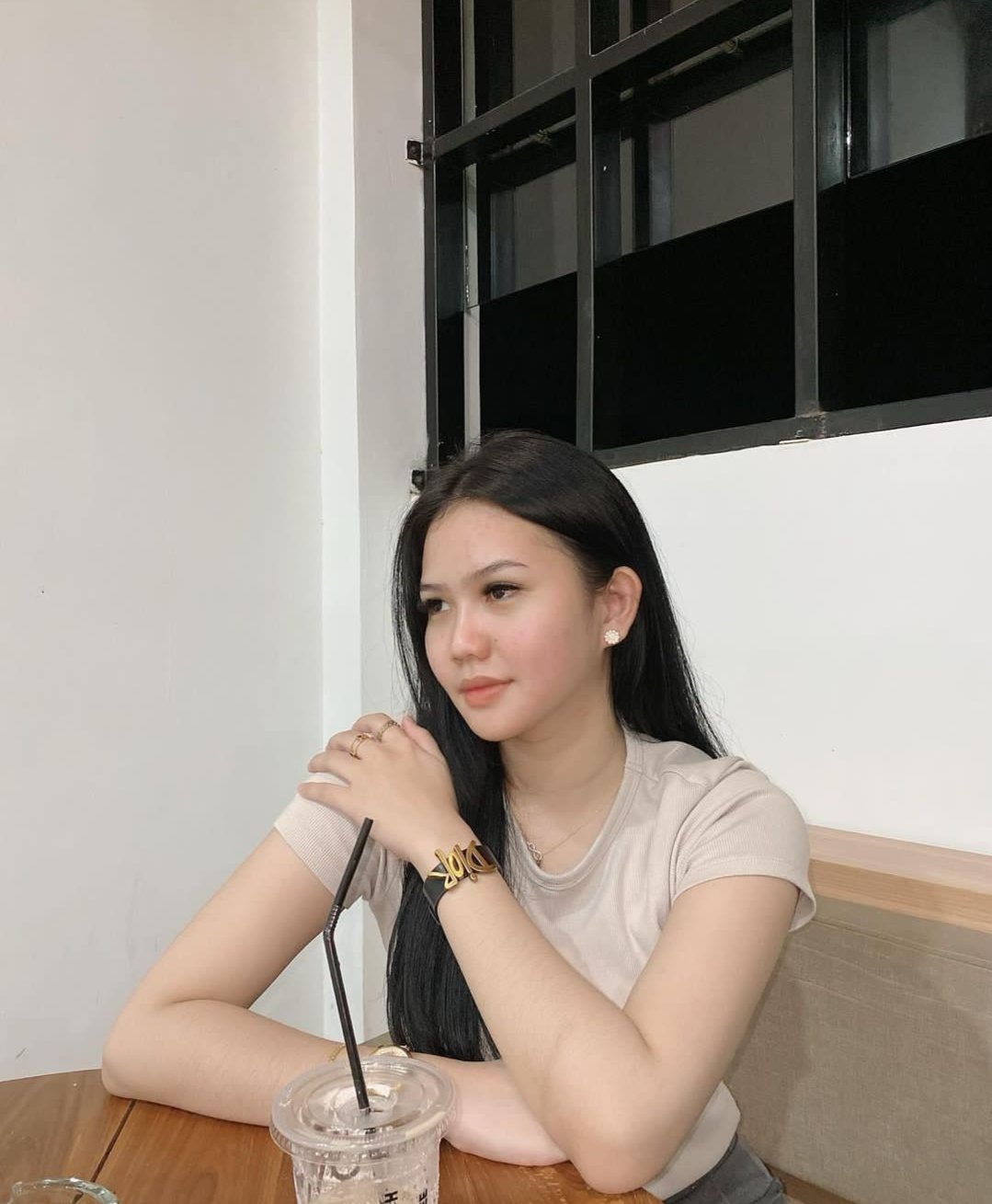 Purty ex pramugari #G8c3dE09