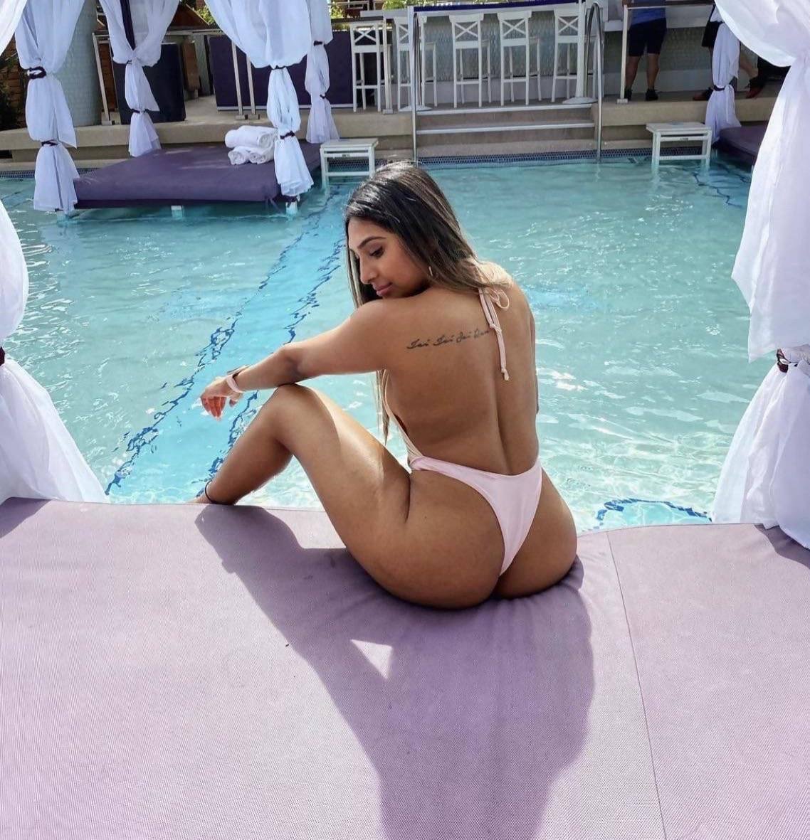 White Girls With Ass Vol.1 #MQuAn9ED