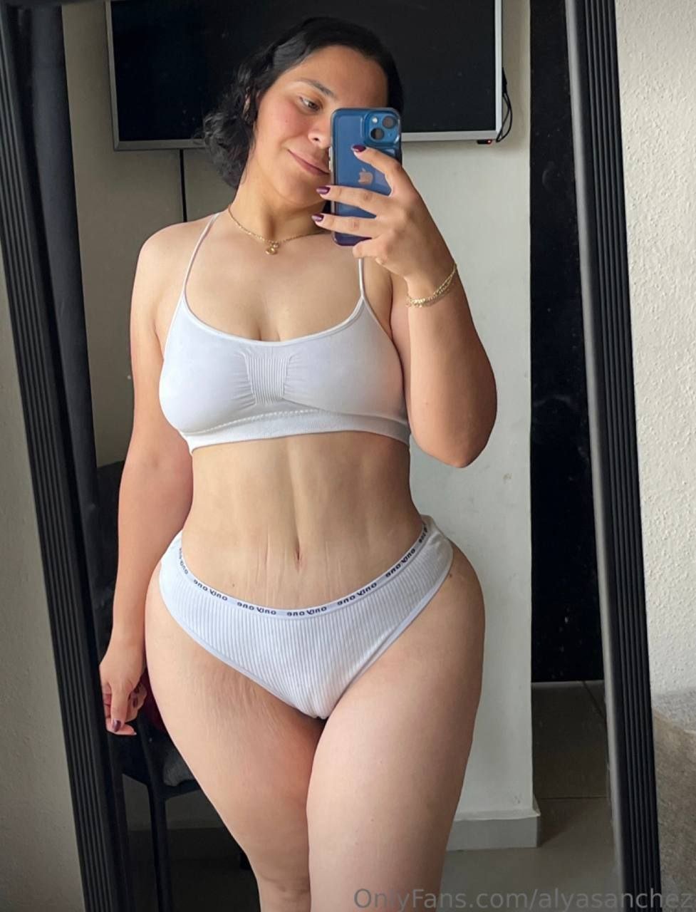 Karla Escalante #qLwTxz7g