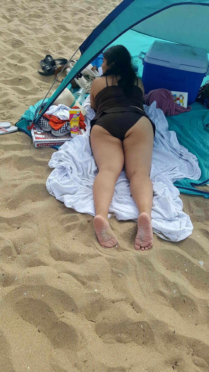 With friends on the beach and at home #aNOC6qn7