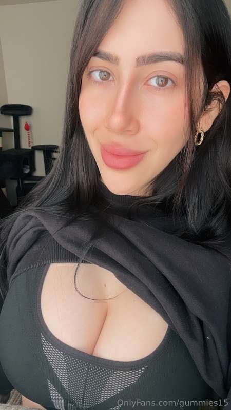 Latina #YTkpJE9B